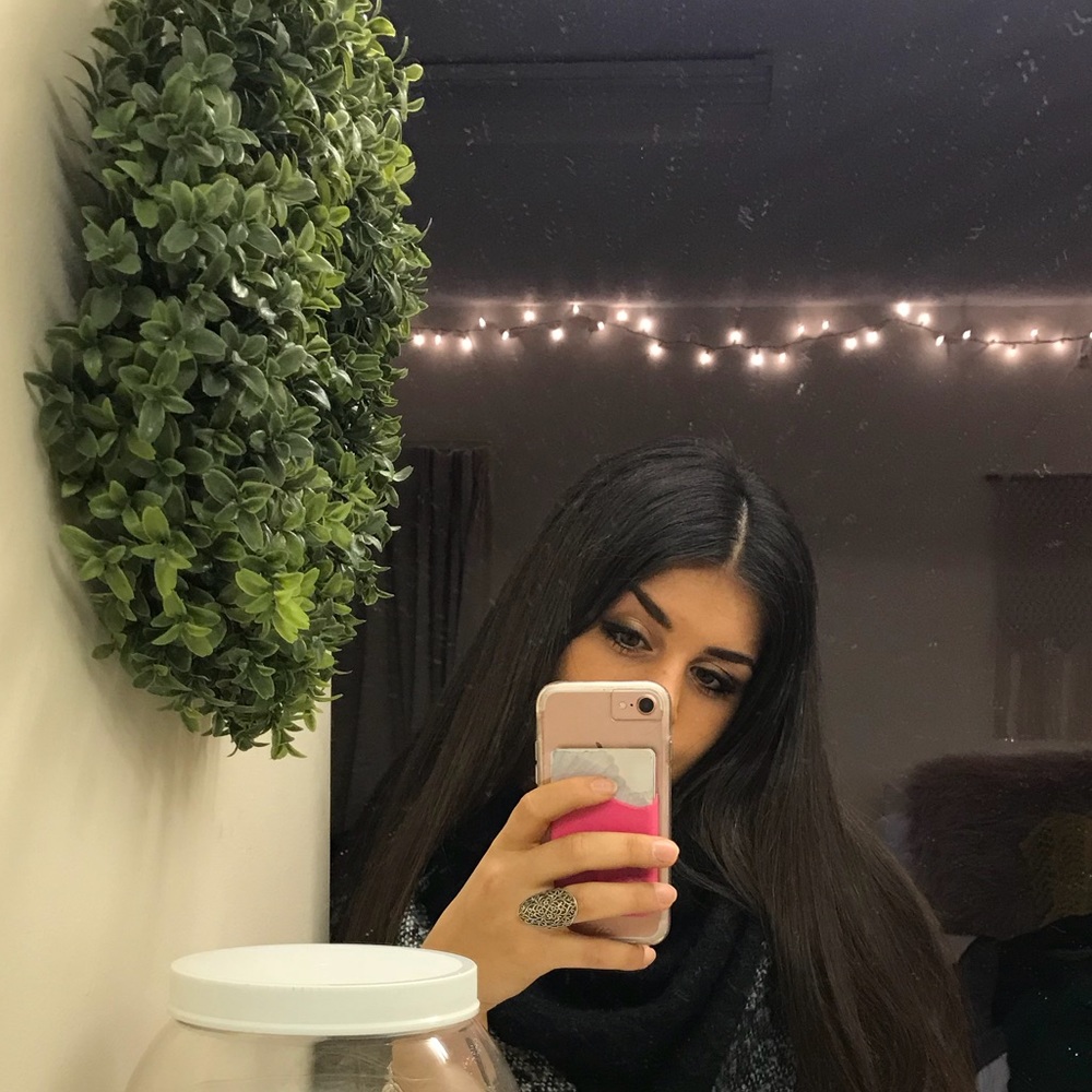 Meet your Posher, Renee